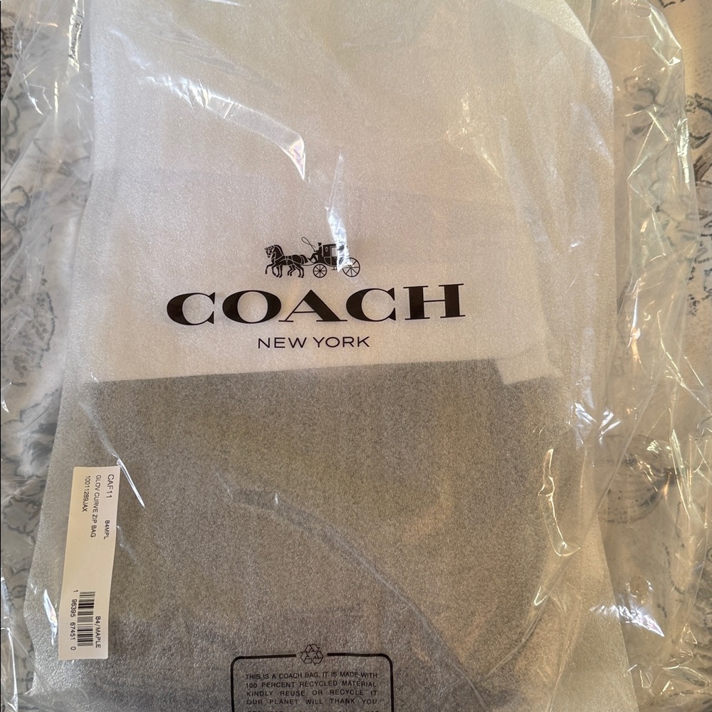 🤎Coach NWT Maple Brown Leather Curve Zip Shoulder Bag with Brass Hardware - Picture 10 of 10